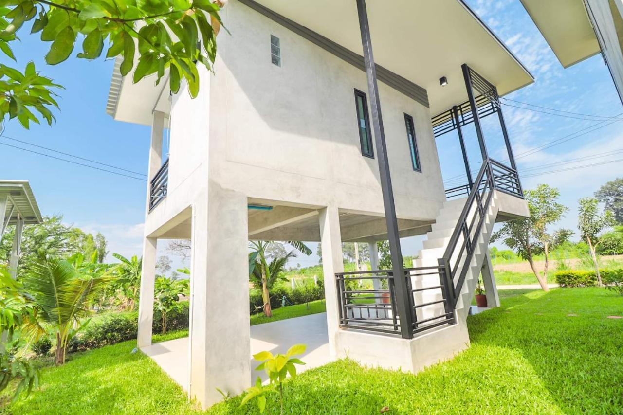 บ้านแม่อุทัยธานี Baanmae Uthaithani Ngoại thất bức ảnh